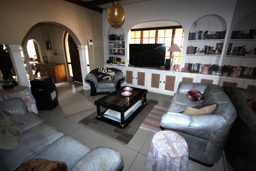 7 Bedroom Property for Sale in Jim Fouchepark Free State